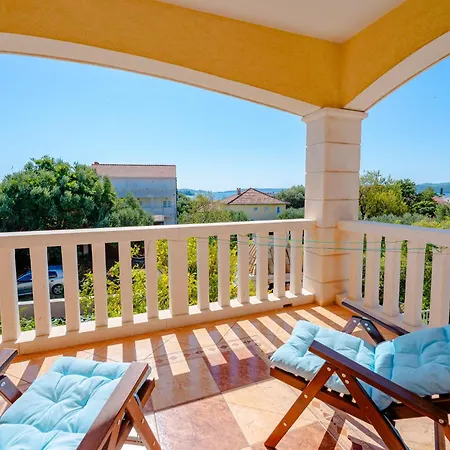 Mladenka Apartamento *