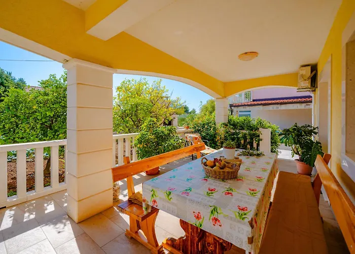 アパート Mladenka