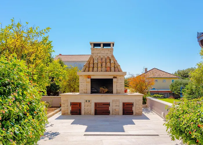 アパート Mladenka